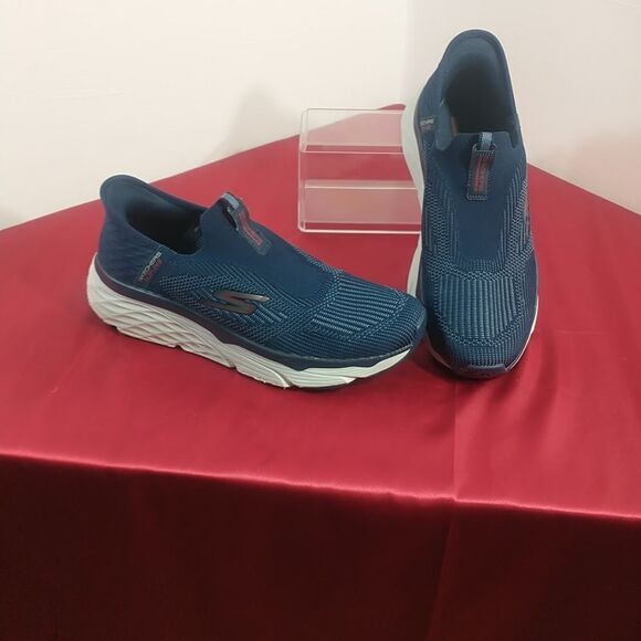 Skechers Max Cushioning Slip On Advantageous Mens 11 Navy Running Shoes. - Picture 9 of 9